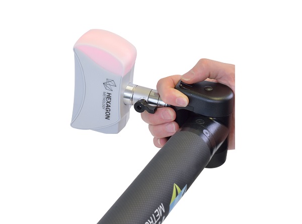 海克斯康全新推出的RS-SQUARED藍光面掃描測頭，首次將結構光掃描技術應用于便攜式測量臂產品，為三維掃描技術應用帶來突破性的創新。RS-SQUARED采用藍光測量光源，對零件表面具有極強的適用性，(圖1)